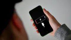 Waarom raakt je telefoon zo snel leeg? 5 oplaadfouten die je batterij kapotmaken