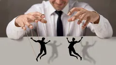 Mannelijke glimlach: psychologen leggen uit hoe je niet in de val van een manipulator trapt