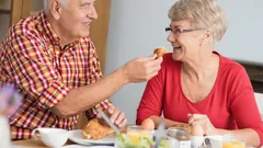 Het ontbijt van langlevenden is geen mythe: drie producten die mensen boven de 80 jaar al jarenlang eten